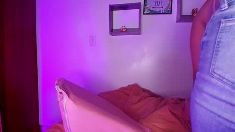 Snapshot of _lorrayne_ chatting on January 23, 11:48 am Lorrayne online show from January 23, 11:48 am