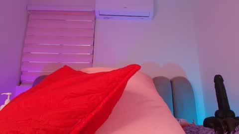 Maddy online show from November 28, 1:14 pm