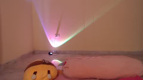 Snapshot of _maiahairy_ chatting on January 21, 1:00 pm Maia online show from January 21, 1:00 pm