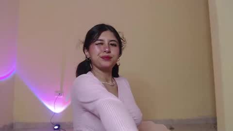 Snapshot of _maiahairy_ chatting on February 19, 10:53 pm Maia online show from February 19, 10:53 pm
