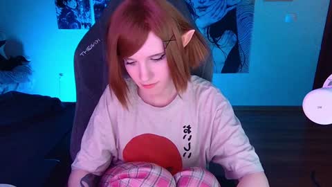 Snapshot of _mariko_ chatting on December 8, 5:33 pm Mariko online show from December 8, 5:33 pm