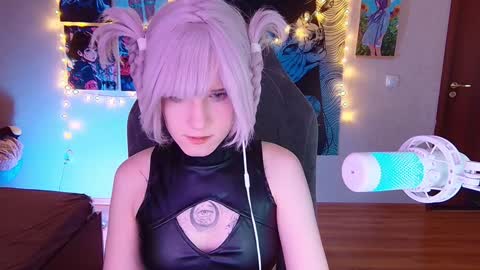 Snapshot of _mariko_ chatting on December 13, 3:00 pm Mariko online show from December 13, 3:00 pm