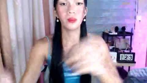 Melly online show from February 22, 7:48 pm