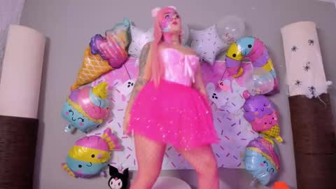 _melodyblossom_ online show from November 1, 12:15 am