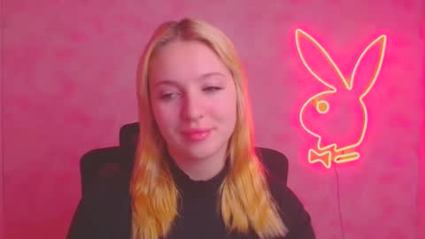 Melanie online show from November 12, 6:55 am