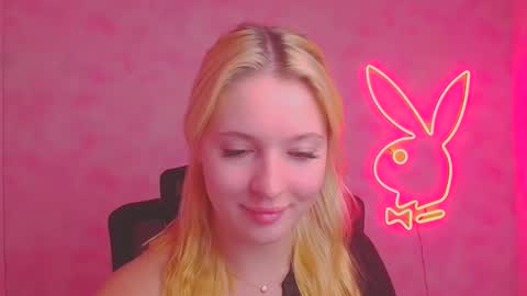 Melanie online show from November 8, 12:54 pm