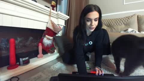 Snapshot of _milagoddess chatting on December 8, 5:33 pm AstrideVonTeese online show from December 8, 5:33 pm