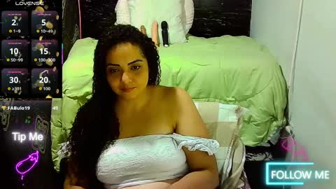 _milf_naughty online show from April 1, 2:23 am