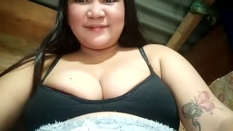 _milkytitsmomxx_ online show from August 2, 4:54 pm