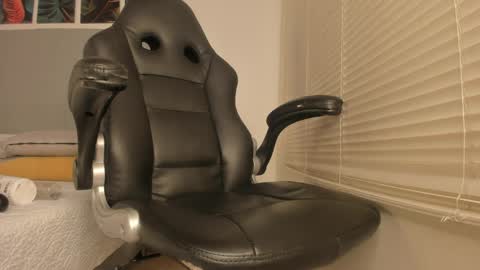 _molly_rosse_ online show from April 6, 12:28 pm