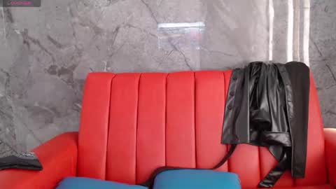 Molly online show from April 12, 3:15 pm