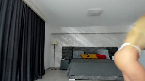 Maya online show from October 31, 5:53 am