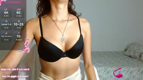 _nayade_ online show from April 21, 2:51 am