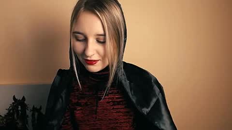 Snapshot of _nicole_new chatting on October 31, 12:20 pm Nica online show from October 31, 12:20 pm