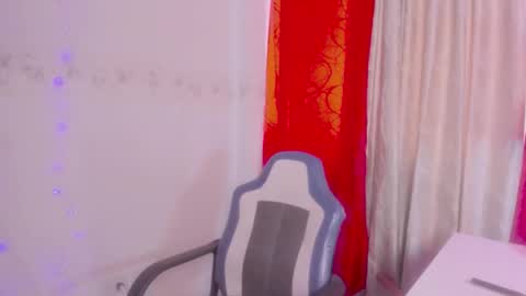 Snapshot of _niiky chatting on September 25, 12:48 pm niiky online show from September 25, 12:48 pm