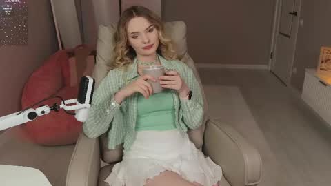 Tina online show from May 30, 2:53 am