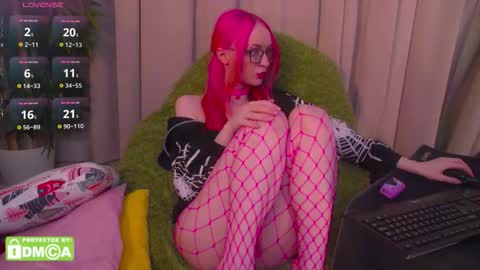 Maisie online show from March 28, 2:27 pm