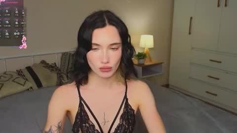 Snapshot of _reverse_gang_ chatting on October 5, 6:18 am VIKIPVT IS OPEN online show from October 5, 6:18 am