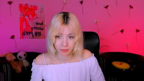 sabrina  online show from May 31, 8:31 am