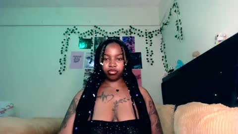 Abbie online show from July 22, 10:00 pm