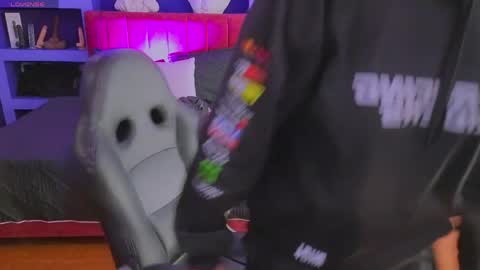 _sharlotte777 online show from April 9, 3:06 pm