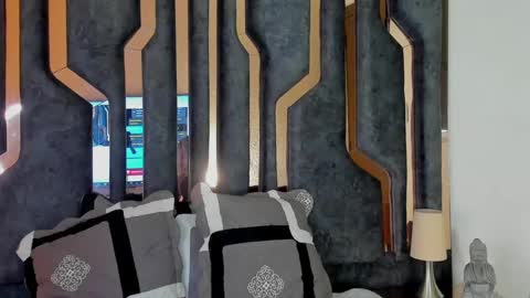 _silvia_vega_ online show from February 22, 7:43 pm