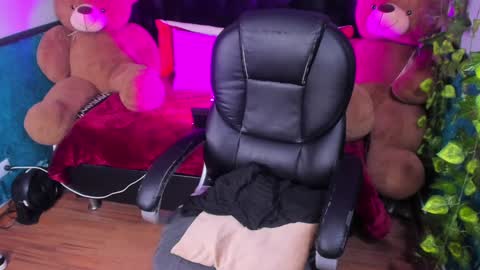 Sophie  online show from December 23, 9:51 pm