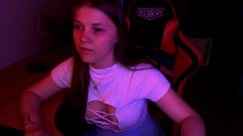 Mari online show from May 26, 4:17 pm