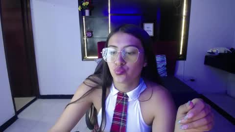 _sweet_lia_ online show from March 28, 8:19 pm