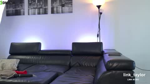 Link Taylor online show from September 17, 7:23 pm