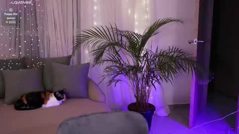 Snapshot of _victoria_florez chatting on October 23, 1:11 am VICTORIA online show from October 23, 1:11 am