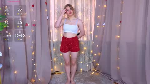 _watchmesmile_ online show from March 19, 4:28 am