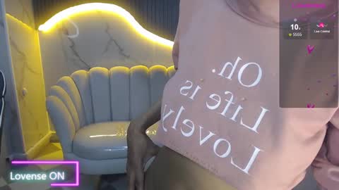 Snapshot of _wendy_b chatting on September 25, 9:45 pm  wendy  online show from September 25, 9:45 pm