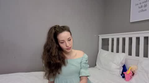 _wild_beauty_ online show from November 11, 6:31 am