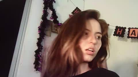 Snapshot of _yourcherrybomb chatting on October 20, 2:47 am _yourcherrybomb online show from October 20, 2:47 am