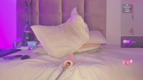  Zoe  online show from December 5, 8:11 pm