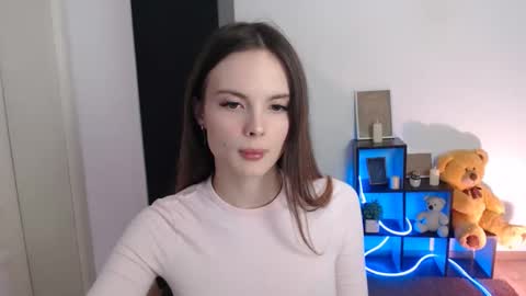 a_ariella_ online show from October 30, 1:34 pm