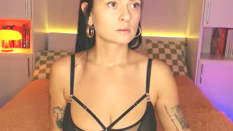 Lea online show from December 28, 6:50 pm