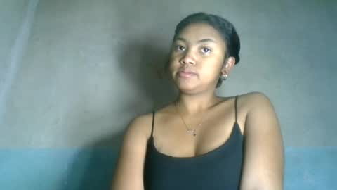 aariciah online show from August 6, 11:17 am