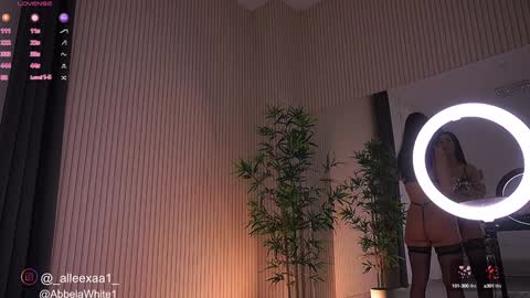 Snapshot of abbela_white chatting on January 28, 6:38 am Alexa online show from January 28, 6:38 am