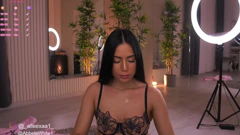Snapshot of abbela_white chatting on February 6, 6:51 am Alexa online show from February 6, 6:51 am