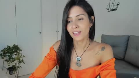 Laura  online show from June 1, 11:05 pm