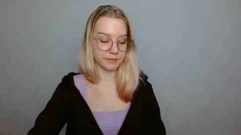 Snapshot of abbymoore__ chatting on January 28, 10:02 am Abby Lovense is active online show from January 28, 10:02 am