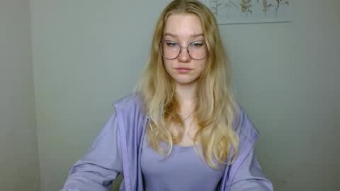 Snapshot of abbymoore__ chatting on October 10, 1:16 pm Abby Lovense is active online show from October 10, 1:16 pm