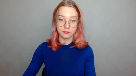 Snapshot of abbymoore__ chatting on December 7, 10:12 am Abby Lovense is active online show from December 7, 10:12 am