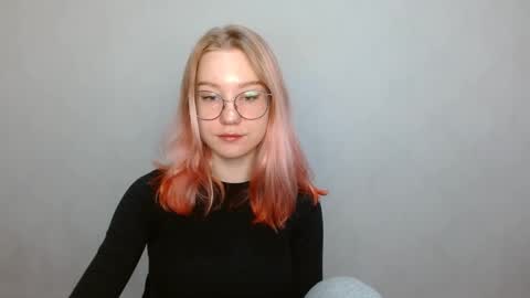 Snapshot of abbymoore__ chatting on December 14, 9:51 am Abby Lovense is active online show from December 14, 9:51 am