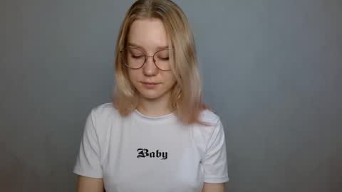 Snapshot of abbymoore__ chatting on January 13, 10:14 am Abby Lovense is active online show from January 13, 10:14 am