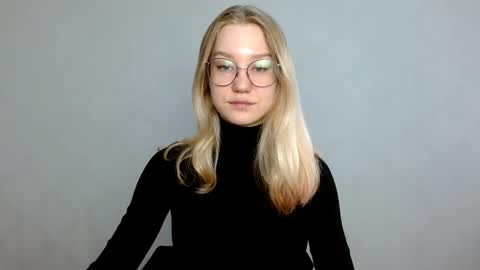 Snapshot of abbymoore__ chatting on March 6, 8:30 am Abby Lovense is active online show from March 6, 8:30 am