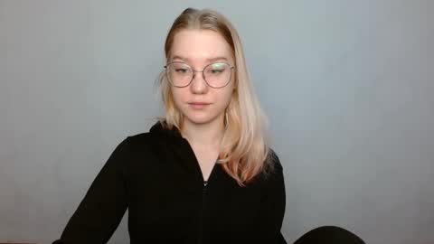 Snapshot of abbymoore__ chatting on February 9, 9:37 am Abby Lovense is active online show from February 9, 9:37 am