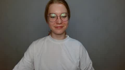 Snapshot of abbymoore__ chatting on December 27, 9:06 am Abby Lovense is active online show from December 27, 9:06 am